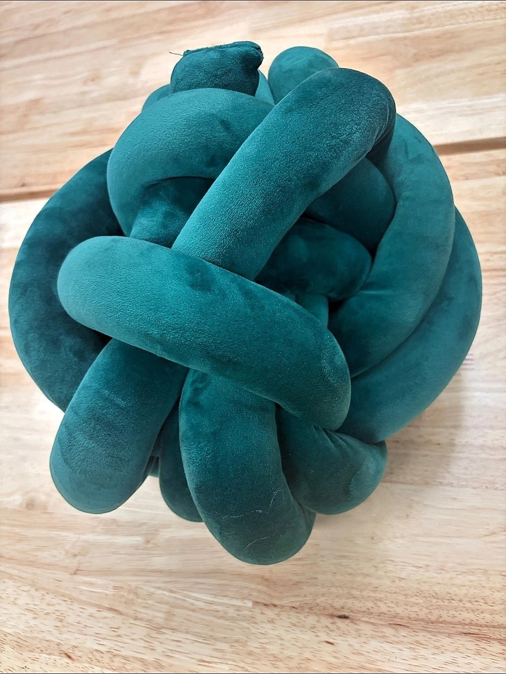 Green Knot Accent Decor